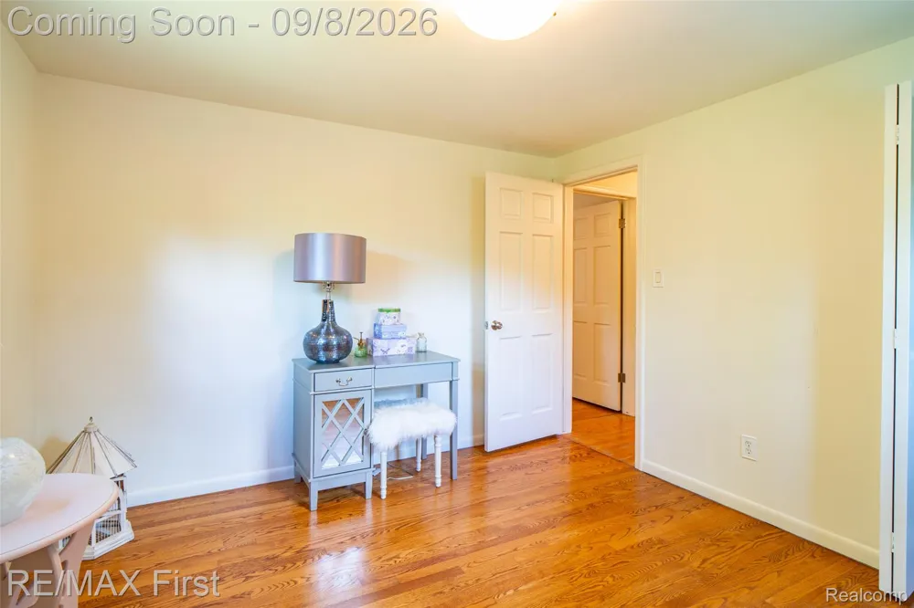 2669 McClintock Road Bloomfield Charter Township, MI 48302