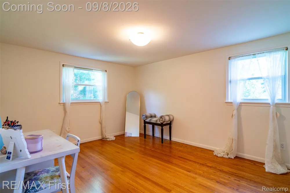 2669 McClintock Road Bloomfield Charter Township, MI 48302