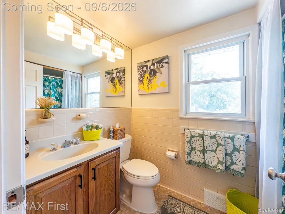 2669 McClintock Road Bloomfield Charter Township, MI 48302