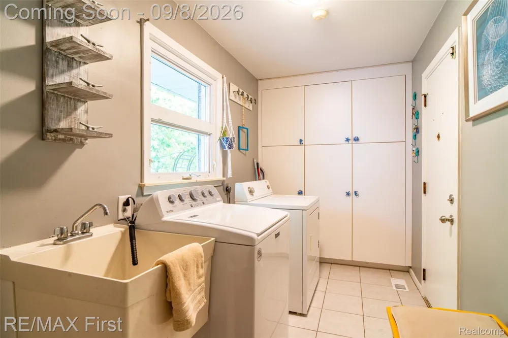 2669 McClintock Road Bloomfield Charter Township, MI 48302