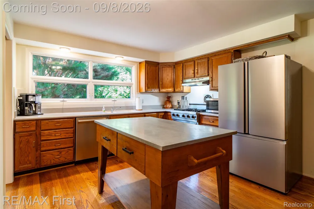 2669 McClintock Road Bloomfield Charter Township, MI 48302