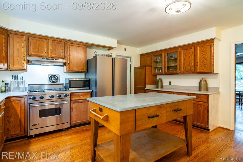 2669 McClintock Road Bloomfield Charter Township, MI 48302