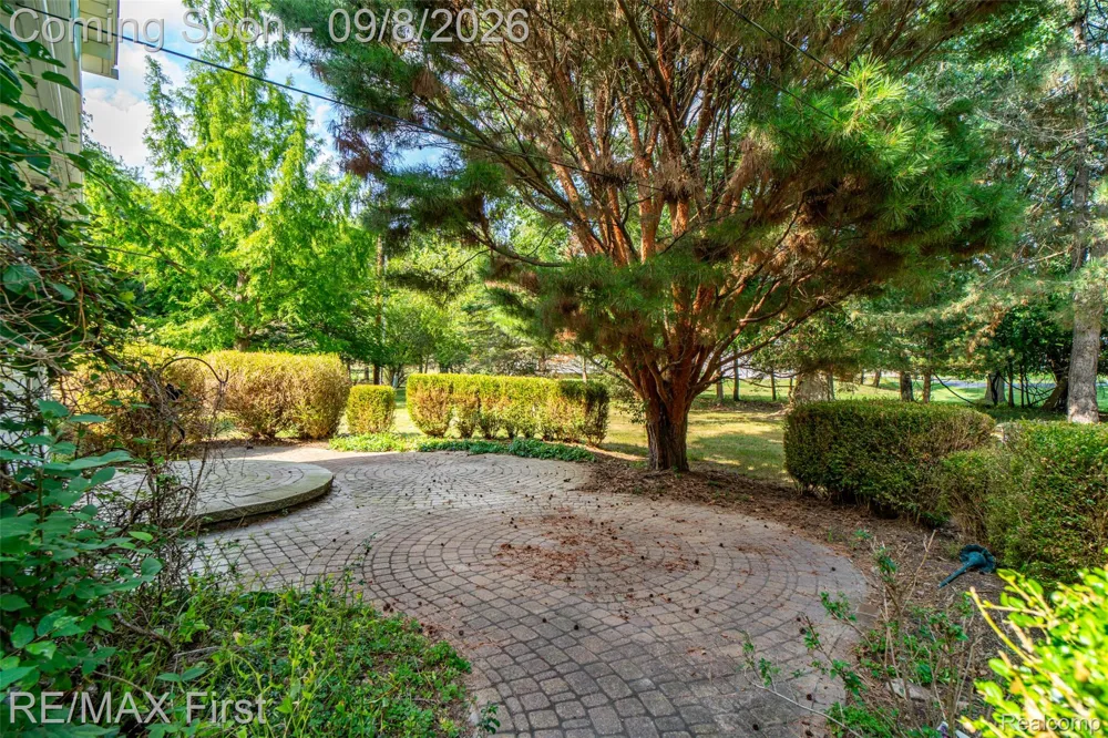 2669 McClintock Road Bloomfield Charter Township, MI 48302