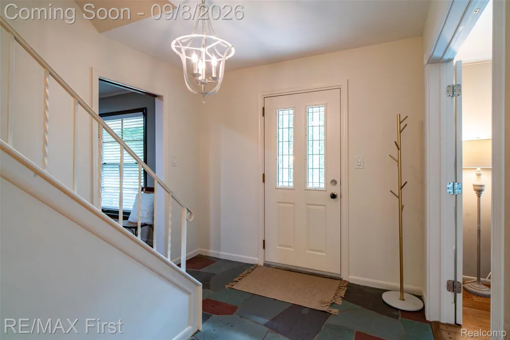 2669 McClintock Road Bloomfield Charter Township, MI 48302