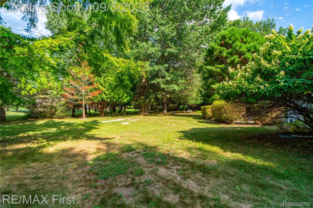 2669 McClintock Road Bloomfield Charter Township, MI 48302