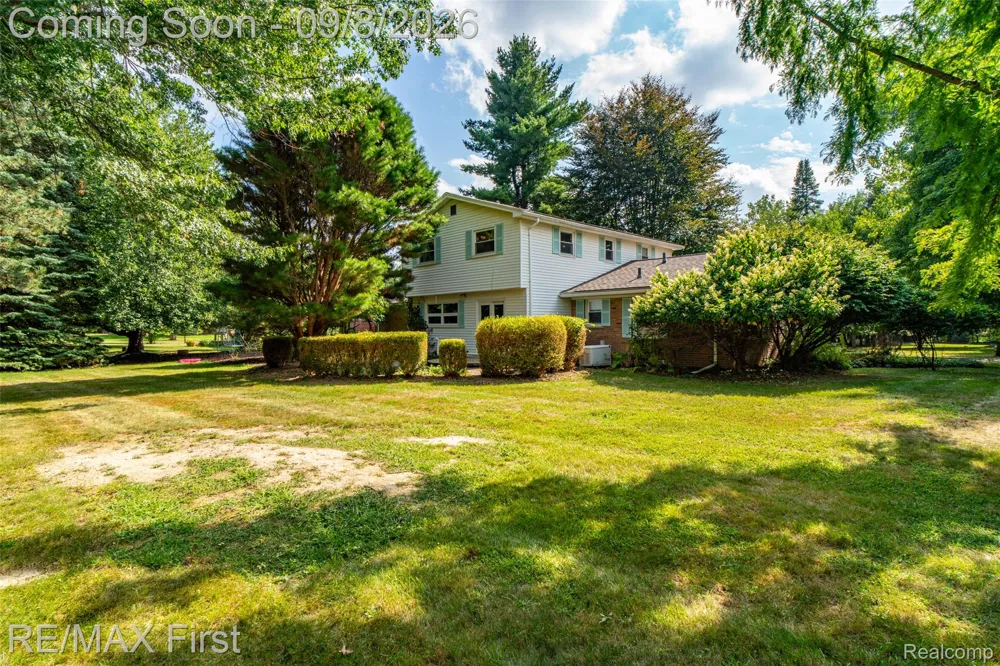 2669 McClintock Road Bloomfield Charter Township, MI 48302