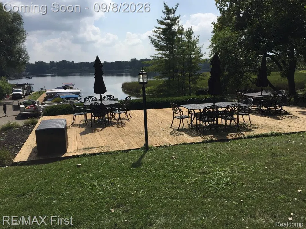 2669 McClintock Road Bloomfield Charter Township, MI 48302