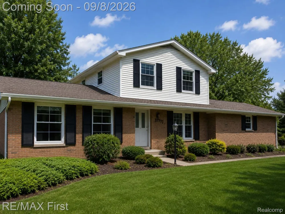 2669 McClintock Road Bloomfield Charter Township, MI 48302