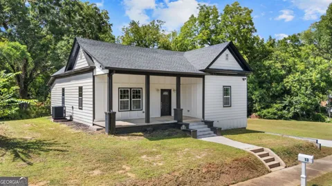 13 N Blanche AVE SW