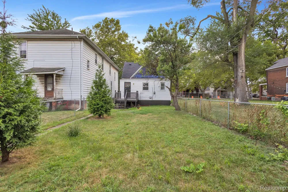 4450 Military Street Detroit City, MI 48210