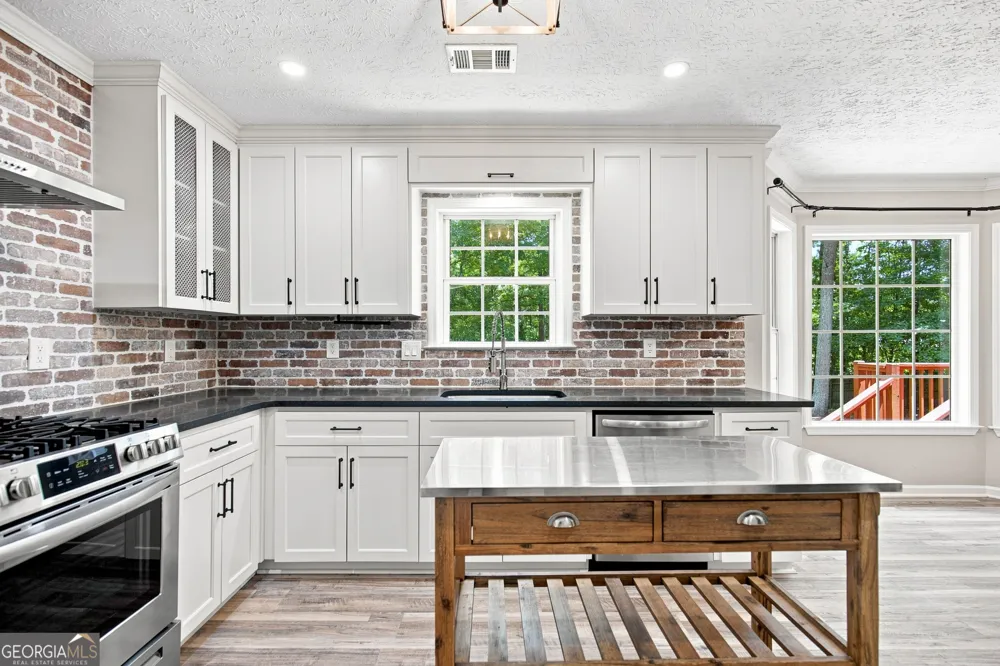 15 Stonewood WAY Sharpsburg, GA 30277