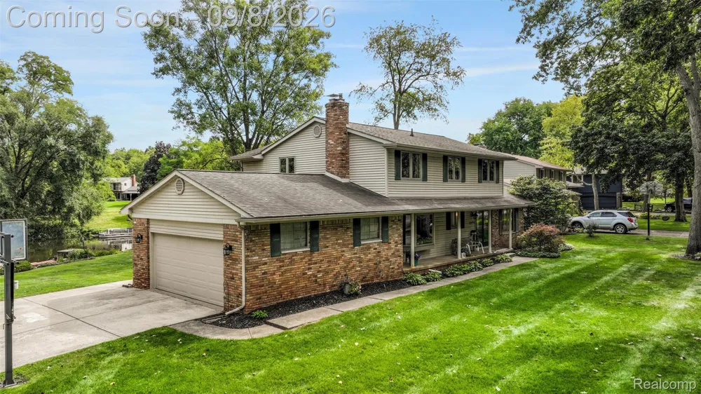 6025 Venice Drive Commerce Charter Township, MI 48382