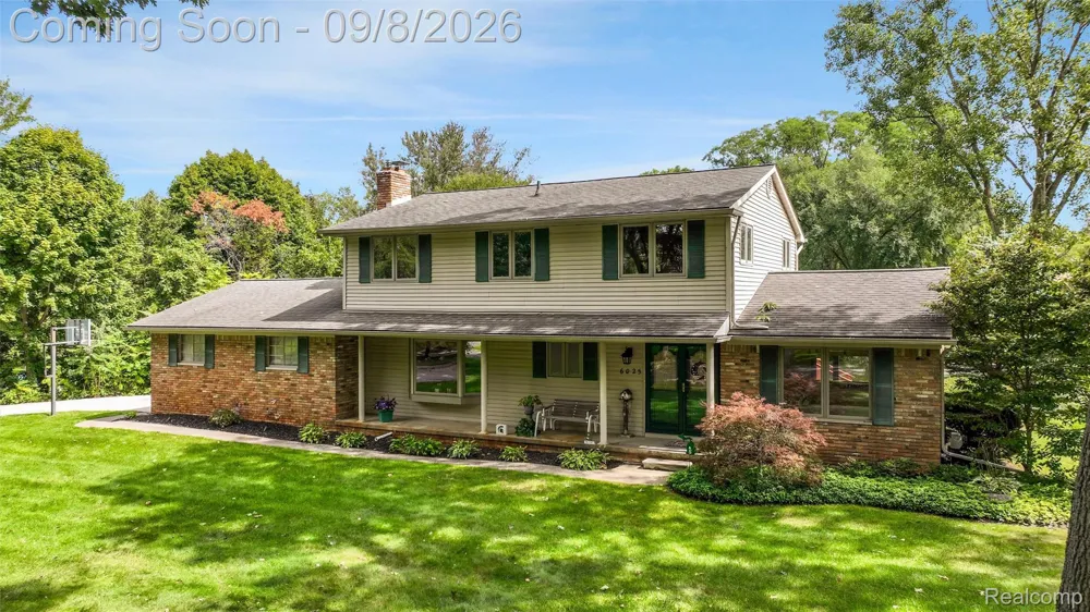6025 Venice Drive Commerce Charter Township, MI 48382