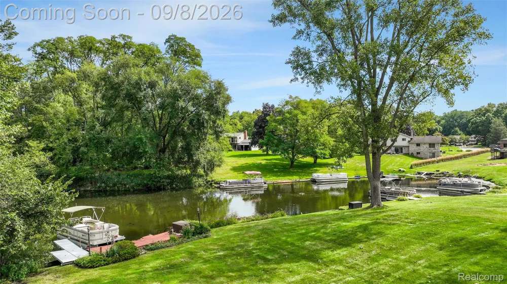6025 Venice Drive Commerce Charter Township, MI 48382
