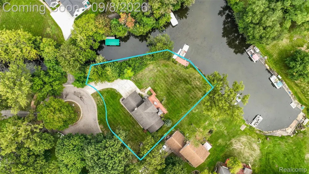 6025 Venice Drive Commerce Charter Township, MI 48382
