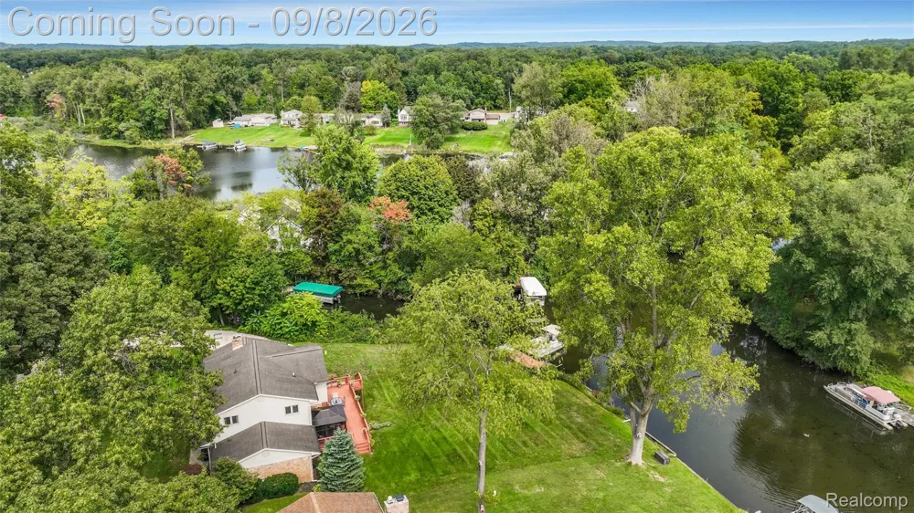 6025 Venice Drive Commerce Charter Township, MI 48382
