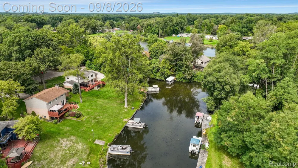 6025 Venice Drive Commerce Charter Township, MI 48382