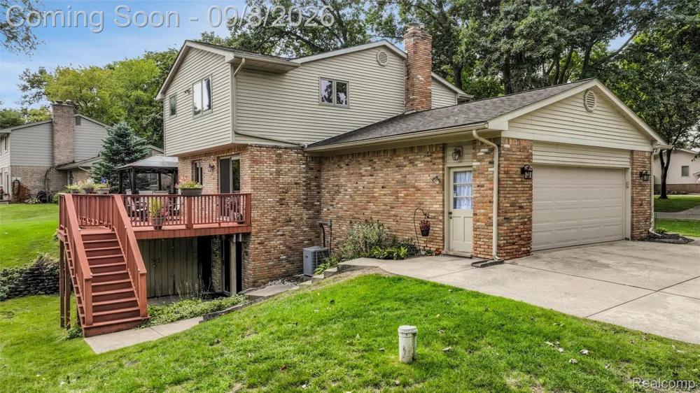 6025 Venice Drive Commerce Charter Township, MI 48382