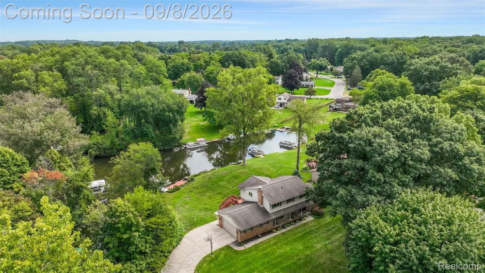 6025 Venice Drive Commerce Charter Township, MI 48382