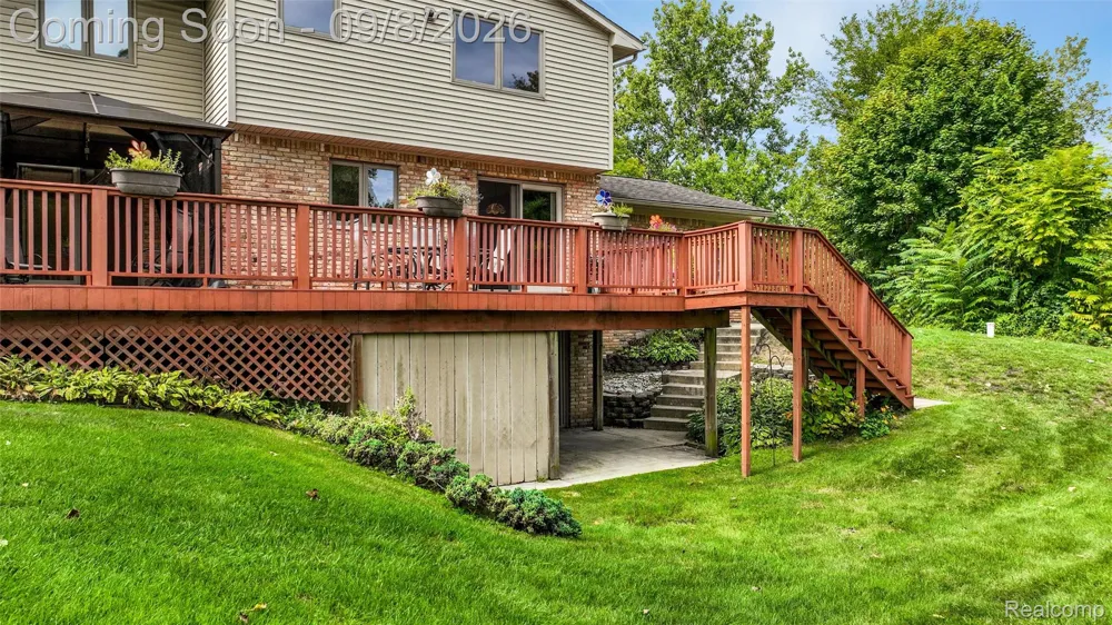 6025 Venice Drive Commerce Charter Township, MI 48382