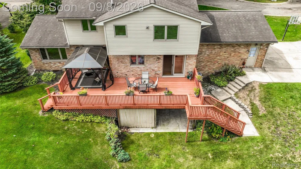 6025 Venice Drive Commerce Charter Township, MI 48382