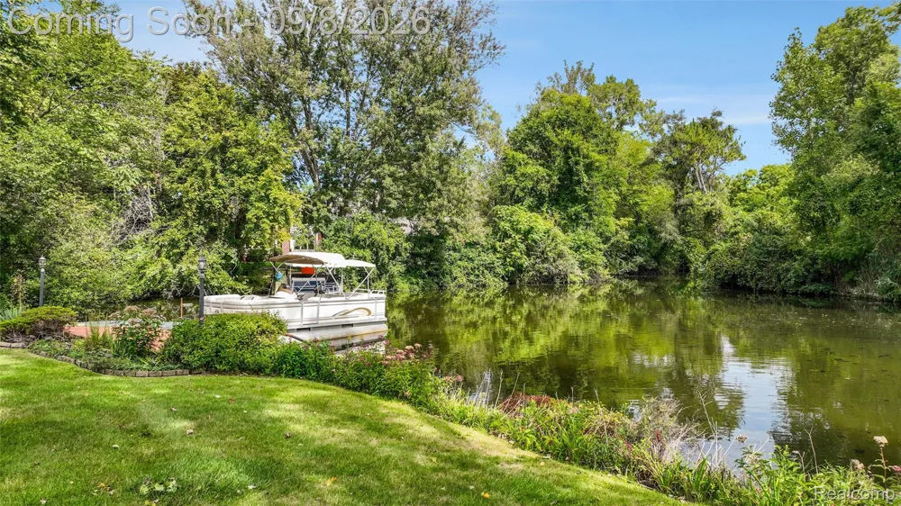 6025 Venice Drive Commerce Charter Township, MI 48382
