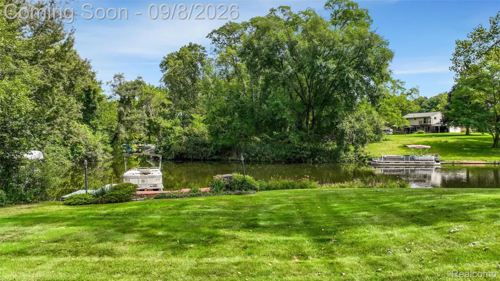6025 Venice Drive Commerce Charter Township, MI 48382