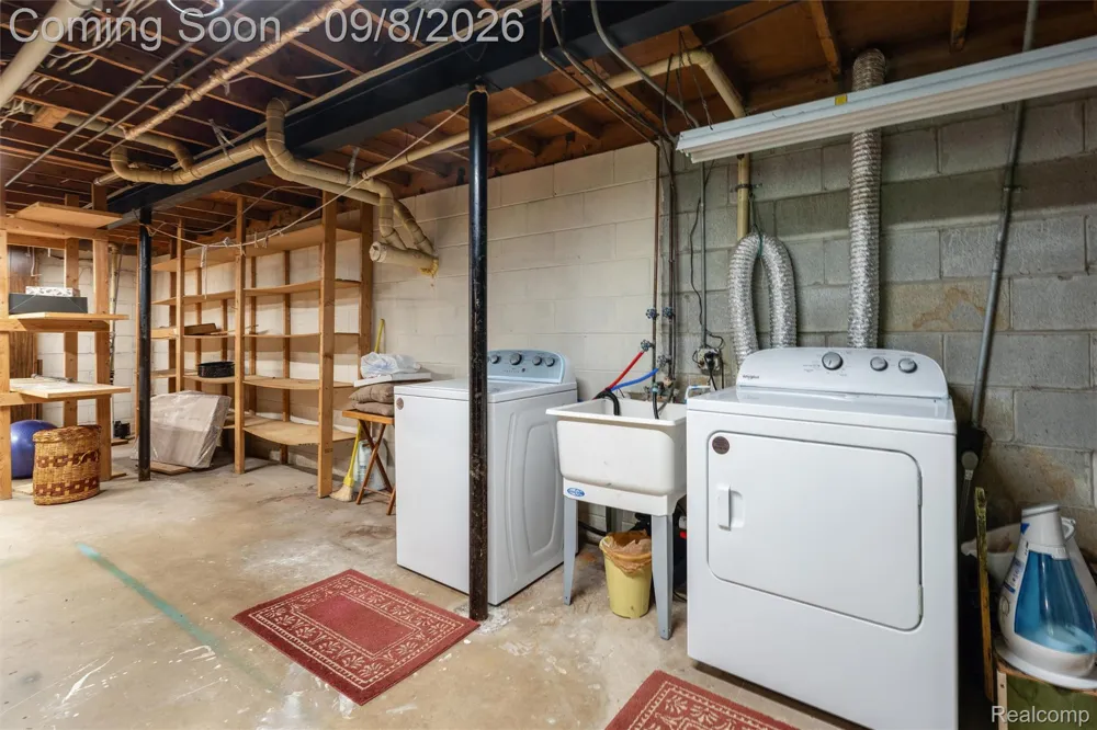 6025 Venice Drive Commerce Charter Township, MI 48382