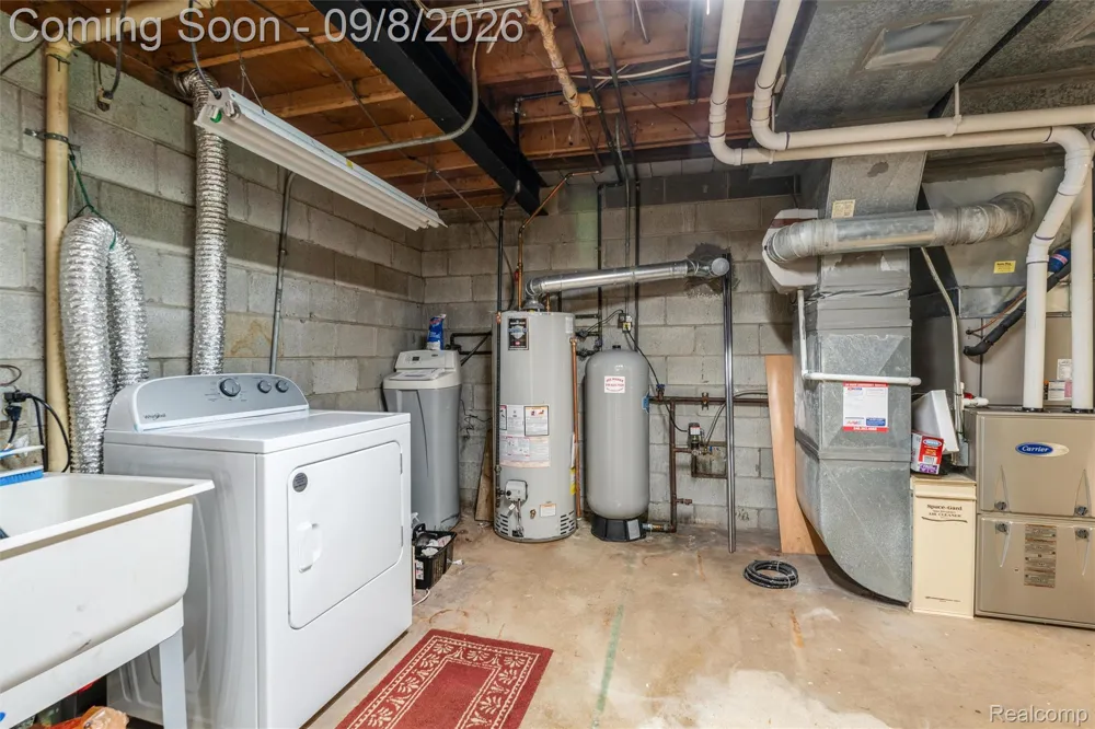 6025 Venice Drive Commerce Charter Township, MI 48382
