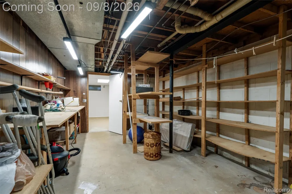 6025 Venice Drive Commerce Charter Township, MI 48382