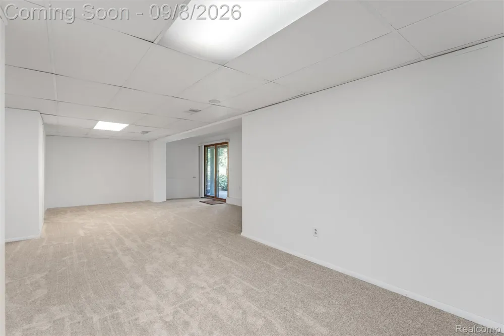 6025 Venice Drive Commerce Charter Township, MI 48382