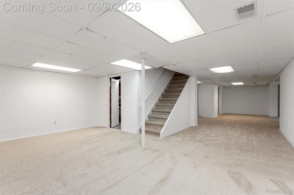 6025 Venice Drive Commerce Charter Township, MI 48382