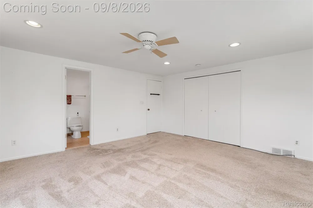 6025 Venice Drive Commerce Charter Township, MI 48382