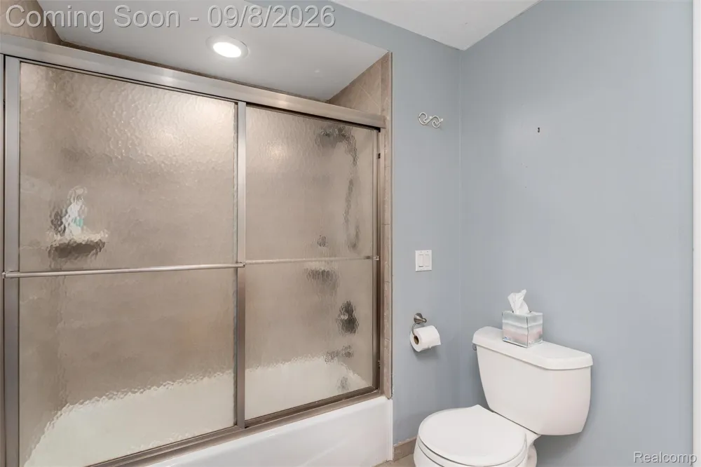 6025 Venice Drive Commerce Charter Township, MI 48382