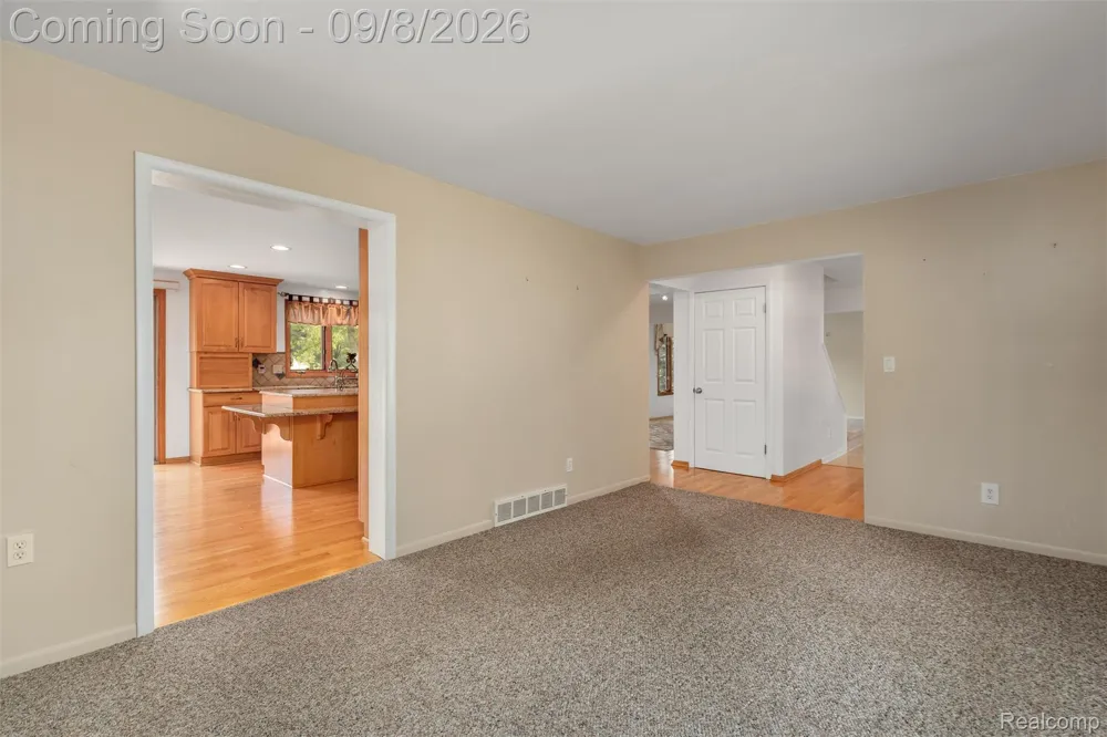 6025 Venice Drive Commerce Charter Township, MI 48382