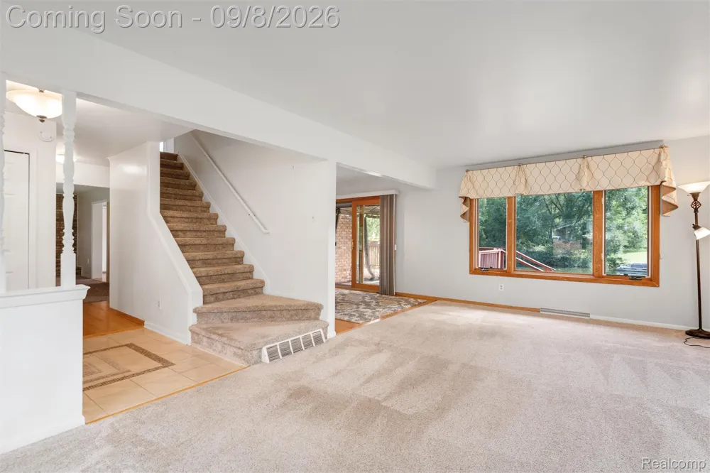 6025 Venice Drive Commerce Charter Township, MI 48382