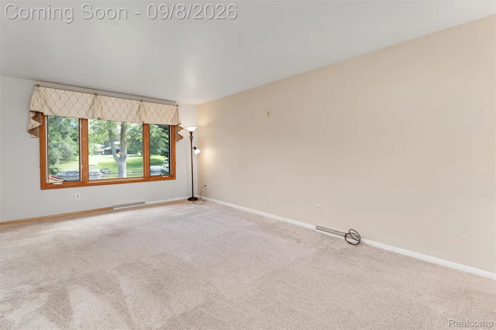 6025 Venice Drive Commerce Charter Township, MI 48382