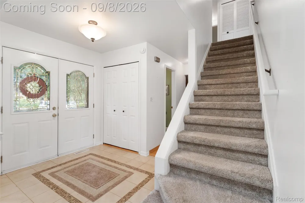 6025 Venice Drive Commerce Charter Township, MI 48382