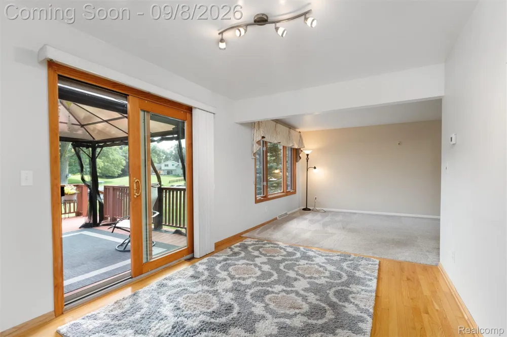 6025 Venice Drive Commerce Charter Township, MI 48382