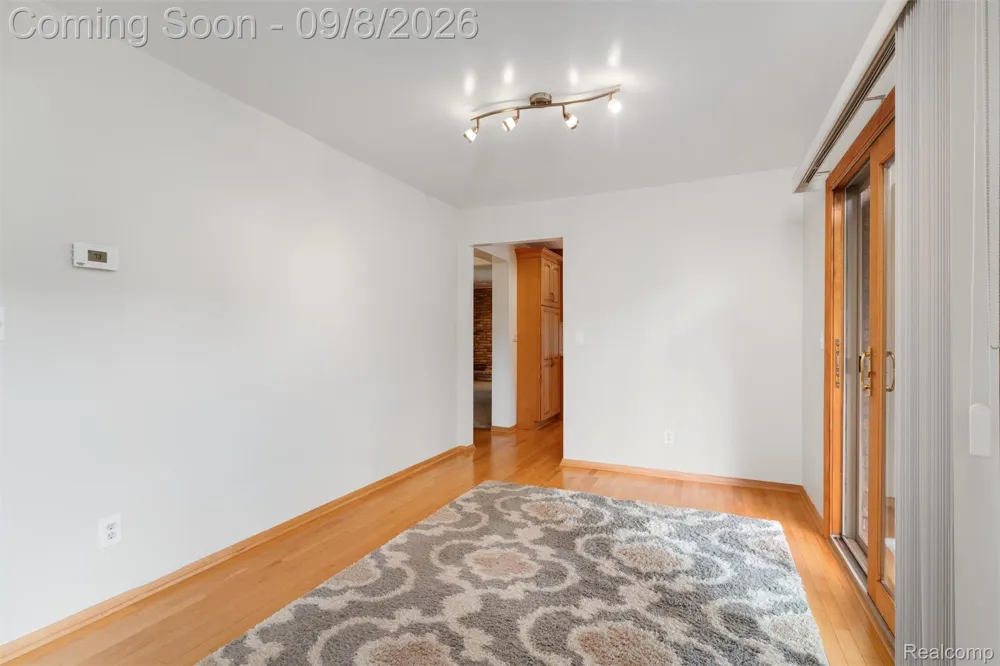 6025 Venice Drive Commerce Charter Township, MI 48382