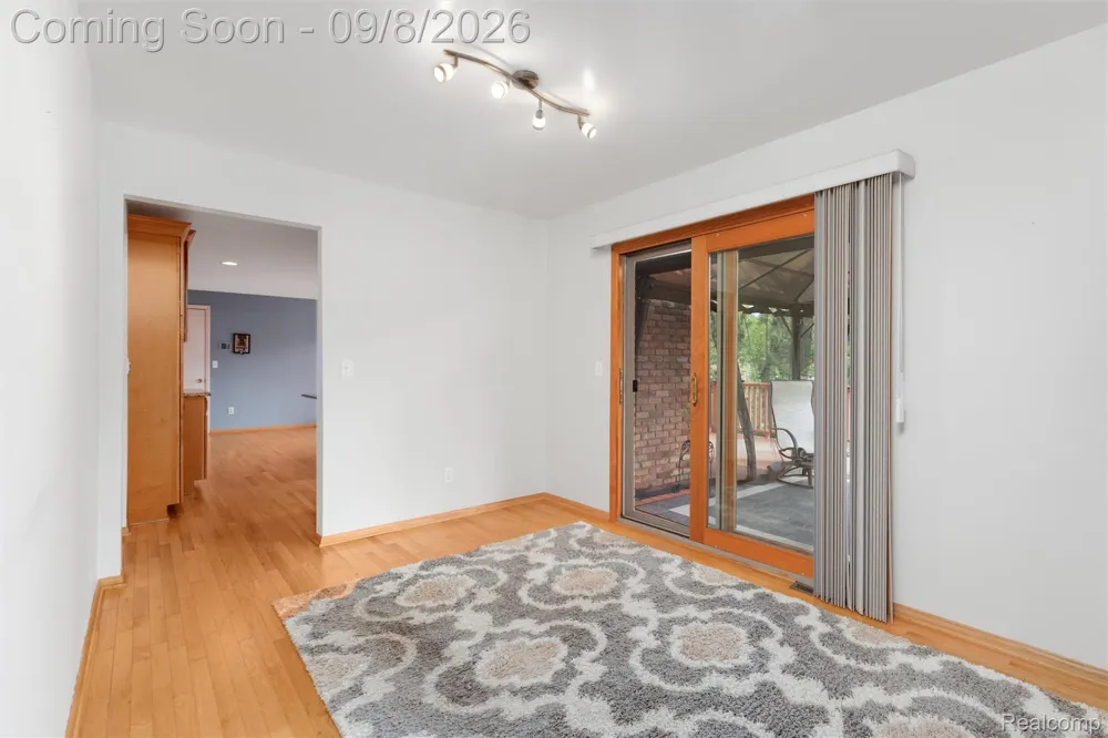 6025 Venice Drive Commerce Charter Township, MI 48382