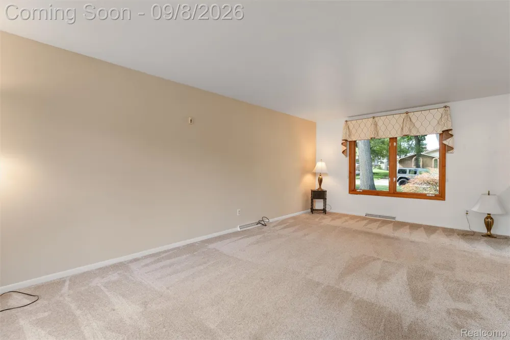 6025 Venice Drive Commerce Charter Township, MI 48382