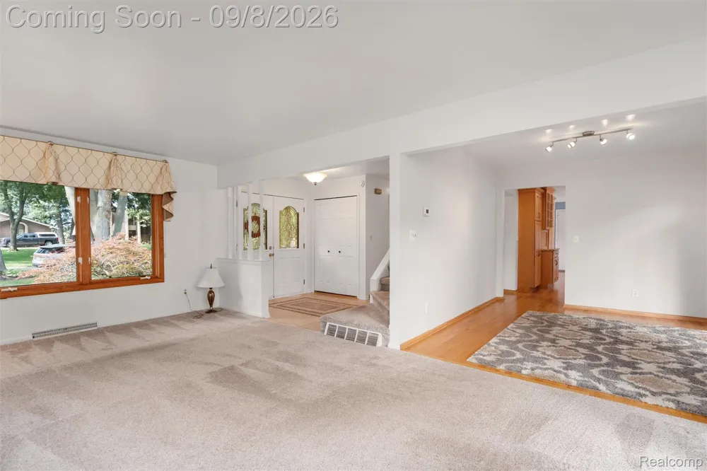 6025 Venice Drive Commerce Charter Township, MI 48382
