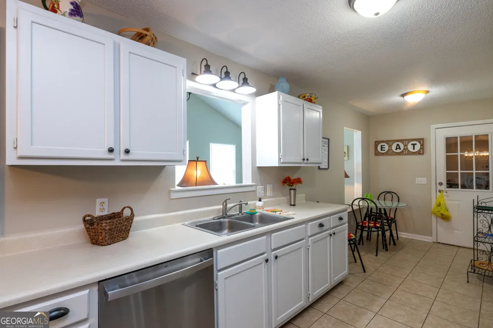 6663 Pine Ridge CIR Blackshear, GA 31516