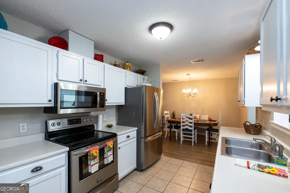 6663 Pine Ridge CIR Blackshear, GA 31516