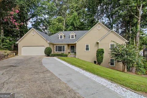 311 Clubhouse CT NW