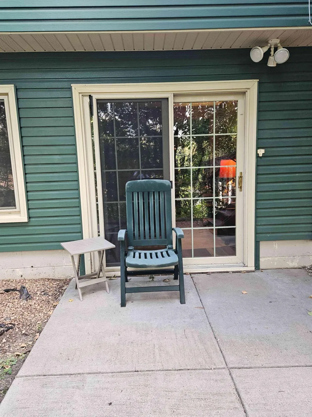 608 Chateau Circle Burnsville, MN 55337