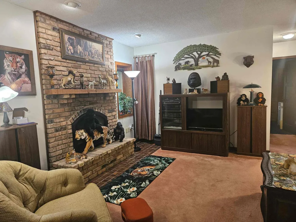608 Chateau Circle Burnsville, MN 55337