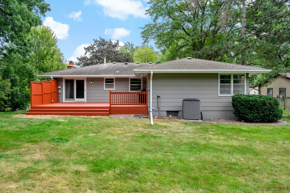 5921 Wisconsin Circle New Hope, MN 55428