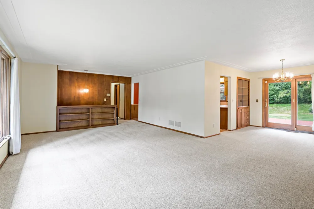 5921 Wisconsin Circle New Hope, MN 55428